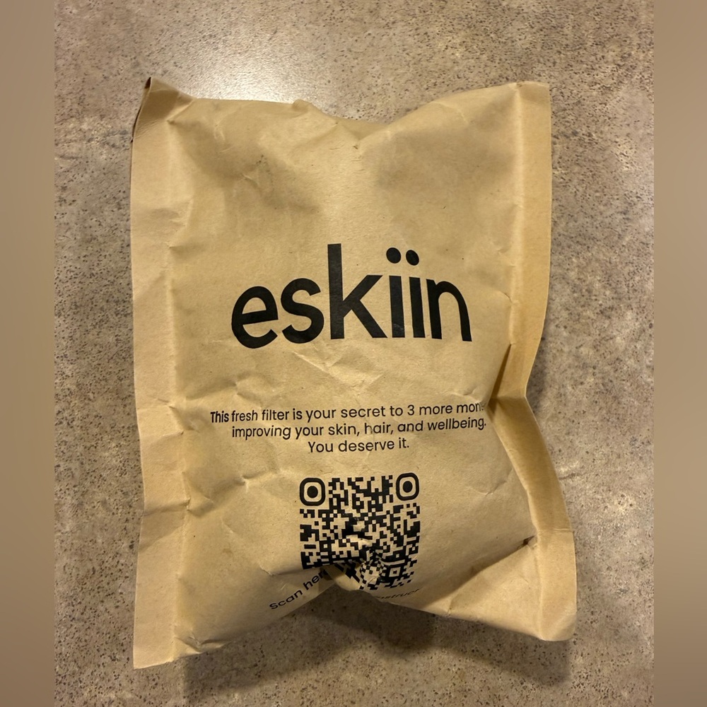 Eskiin Shower Head Water Filter Replacement High Pressure Smooth Hair Skin NEW